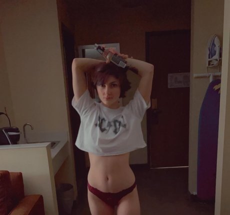 Nahá fotka uniklých OnlyFans od Trippyyjellyfish