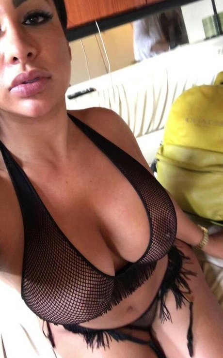 Colombian Baddie OnlyFansリークヌード写真