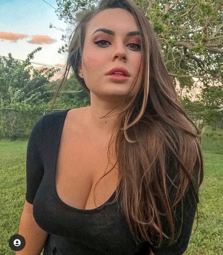 Naken lekkede OnlyFans-bilde av Rezarta M