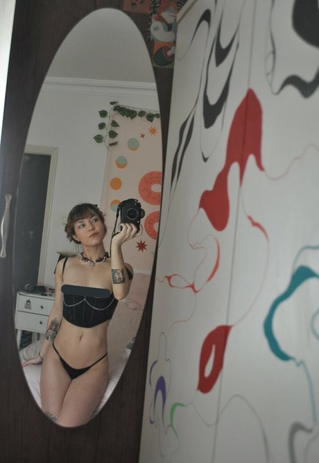 Nøgent lækket OnlyFans-billede af Artsymoi