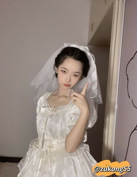 Naken lekkede OnlyFans-bilde av Hujiaozi33