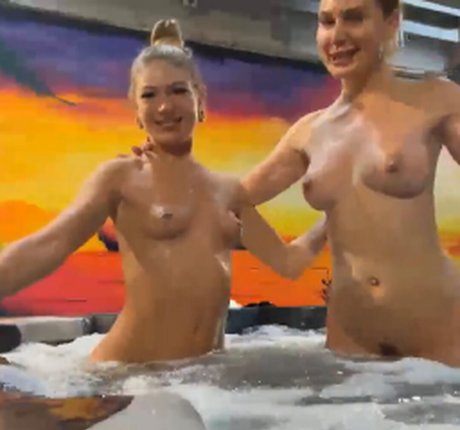 Naken läckt OnlyFans-bild av Marina Valmont