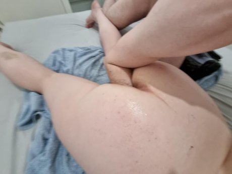 Naakte gelekte OnlyFans-foto van Hornyvee1