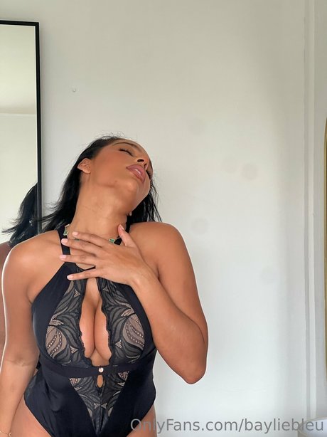 Foto di nudo di fuga di OnlyFans di Bayliebleu