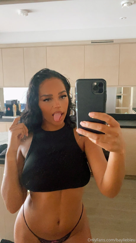Nacktes geleaktes OnlyFans-Foto von Bayliebleu