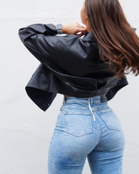 Elle Edwards