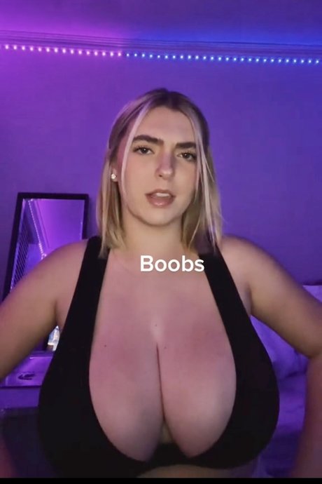 Nacktes geleaktes OnlyFans-Foto von Sierra Bellingar