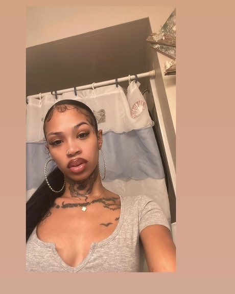 Naken lekkede OnlyFans-bilde av Cynthia Rose