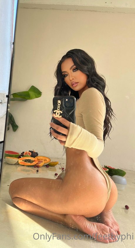 Naken läckt OnlyFans-bild av Missphitran