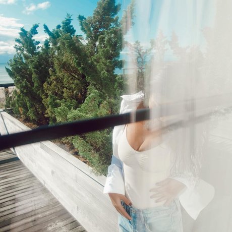 Naken läckt OnlyFans-bild av Renee Monaco