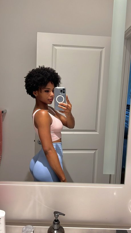 Naken läckt OnlyFans-bild av Ldndrygin