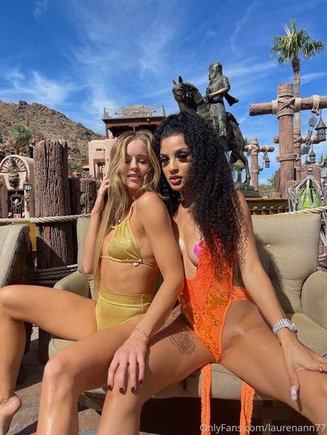 Naken läckt OnlyFans-bild av Lauren Ann