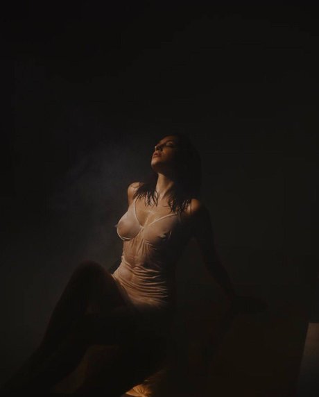 Nahá fotka uniklých OnlyFans od Olivia Linz