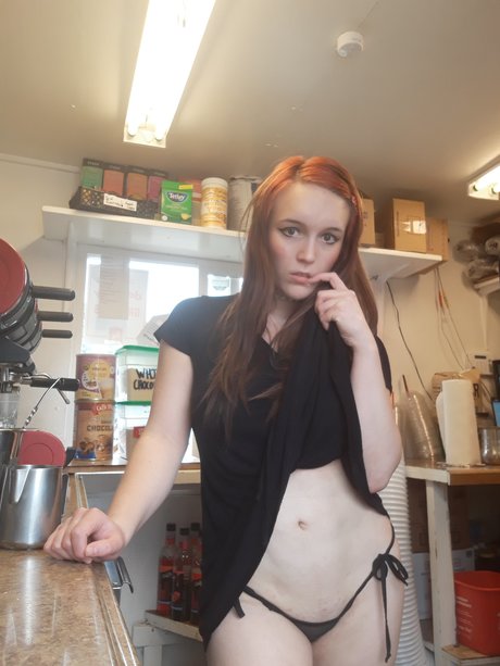 Naken lekkede OnlyFans-bilde av Badass Barista Alexa