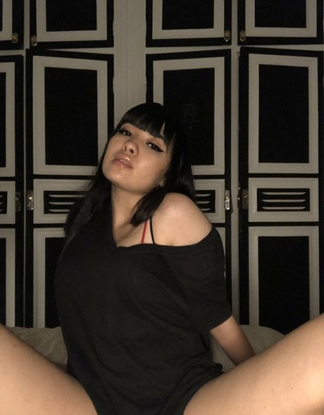 Naken läckt OnlyFans-bild av Naomieve