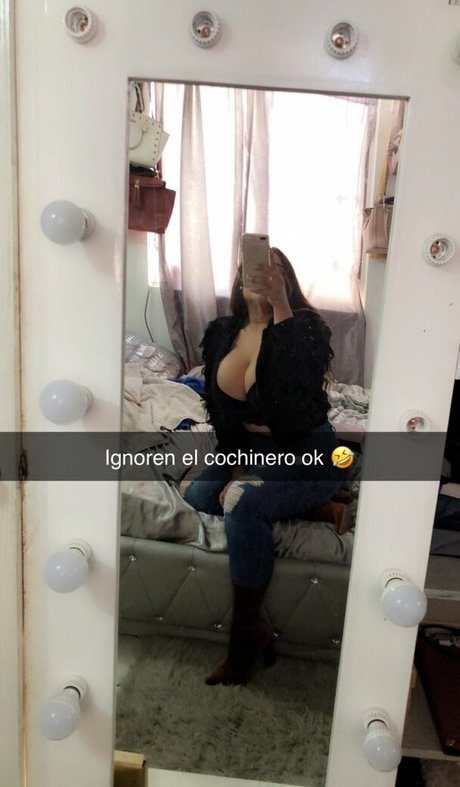 Naakte gelekte OnlyFans-foto van Nimsay
