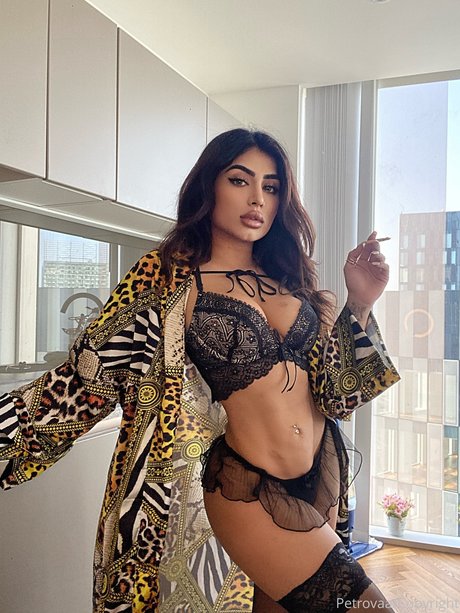 Nahá fotka uniklých OnlyFans od So Petrov