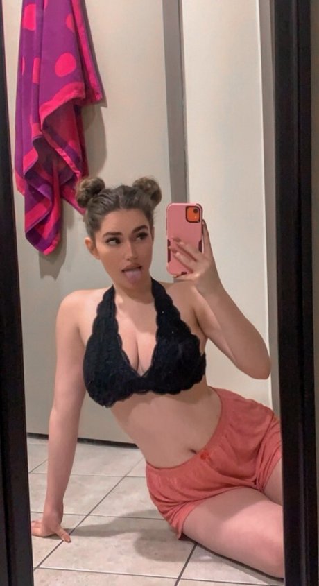 Naken läckt OnlyFans-bild av Sukashawty