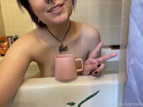 Nahá fotka uniklých OnlyFans od Milklovinfiend