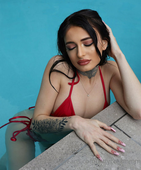 Nahá fotka uniklých OnlyFans od Kittycreammm