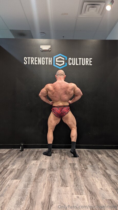 Nahá fotka uniklých OnlyFans od Michael Forte