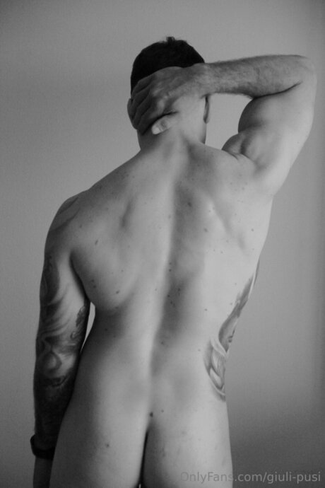 Nahá fotka uniklých OnlyFans od Chulo95