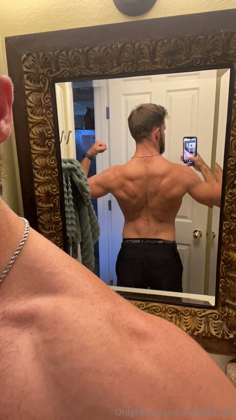 Naken läckt OnlyFans-bild av U419584119
