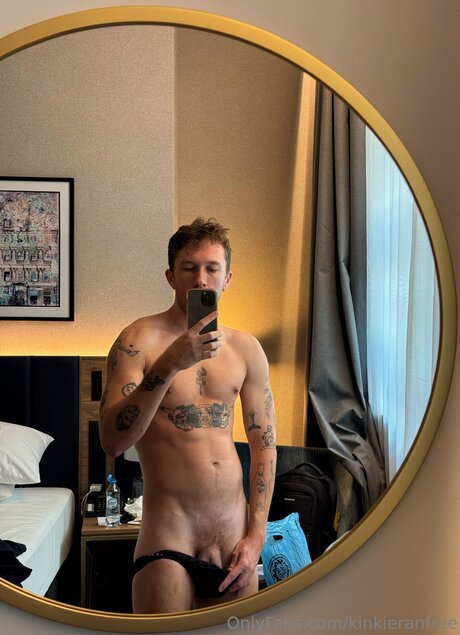 Naken lekkede OnlyFans-bilde av Kinkieranfree