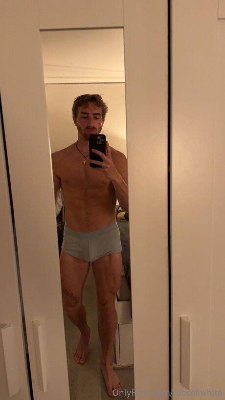 Nahá fotka uniklých OnlyFans od Russellwhite