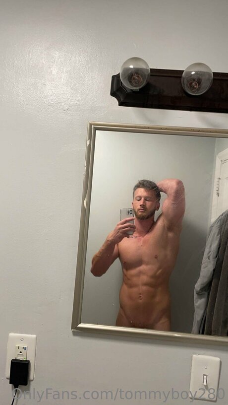 Nahá fotka uniklých OnlyFans od Tommyboy280