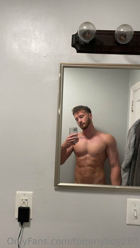 Foto di nudo di fuga di OnlyFans di Tommyboy280