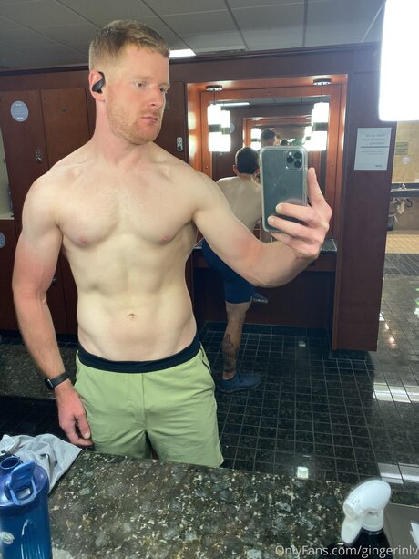 Naken lekkede OnlyFans-bilde av Gingerinlv
