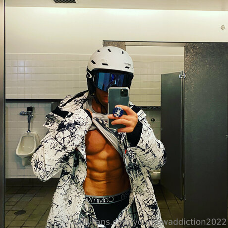 Nahá fotka uniklých OnlyFans od Yournewaddiction2022