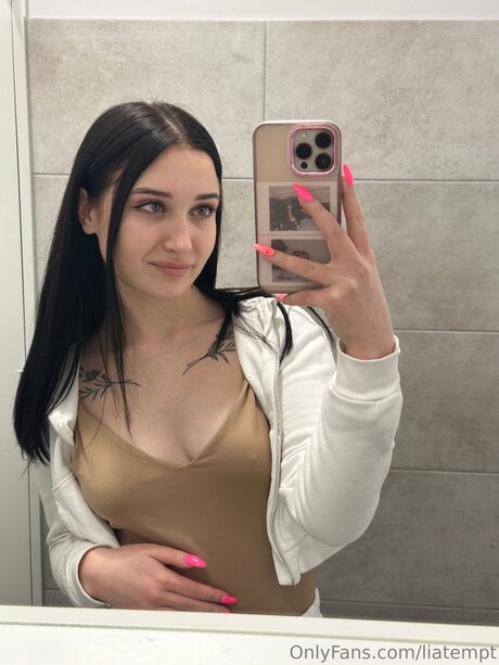 Naken lekkede OnlyFans-bilde av Tinylia