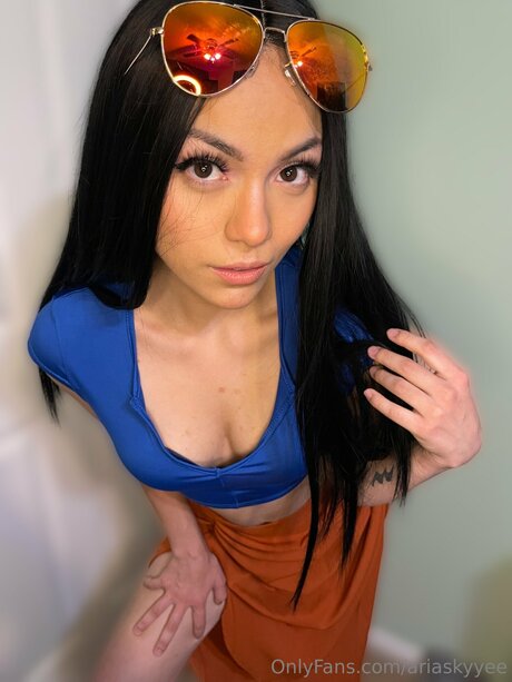 Nahá fotka uniklých OnlyFans od Ariaskyyee