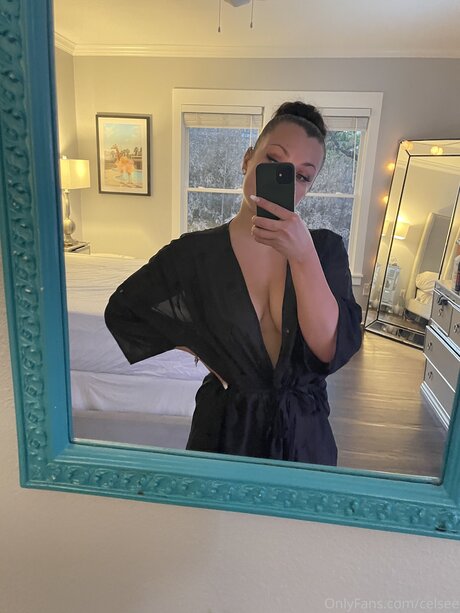 Naken lekkede OnlyFans-bilde av Celsee