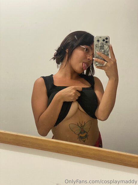 Обнаженная фотография утечки OnlyFans от Cosplaymaddy