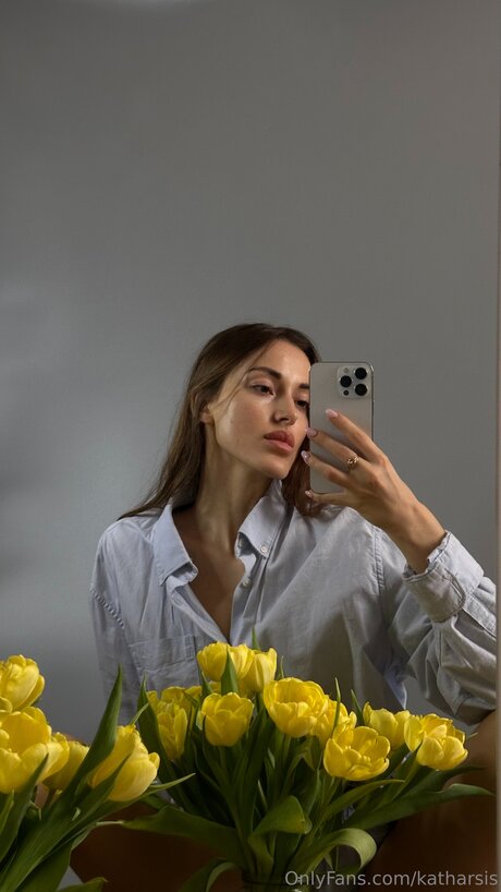 Naken lekkede OnlyFans-bilde av Katharsis
