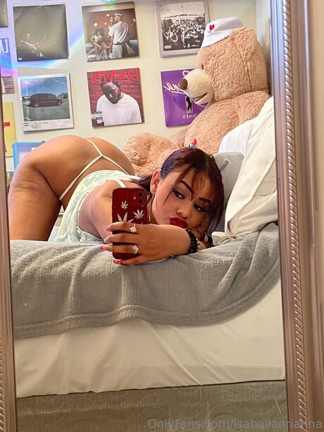 Naken läckt OnlyFans-bild av Isabellaarianna