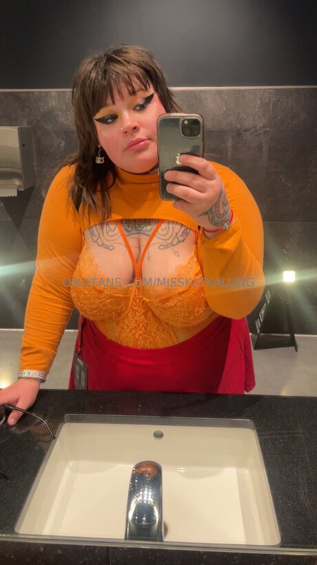 Naken lekkede OnlyFans-bilde av Misskatkalling