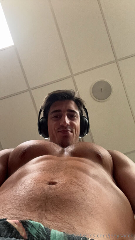 Naken lekkede OnlyFans-bilde av Joeysacco