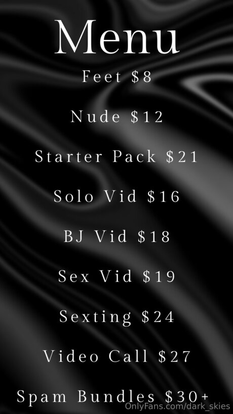 Naken lekkede OnlyFans-bilde av Dark Skies