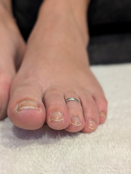 Barefoot Bunny B