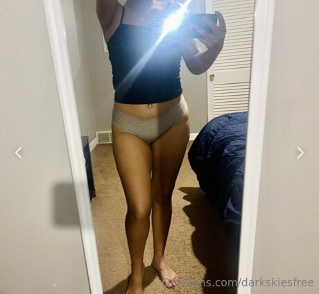 Darkskiesfree  nude leaked OnlyFans photo