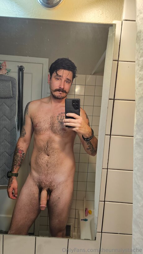 Nahá fotka uniklých OnlyFans od Theunrulystache