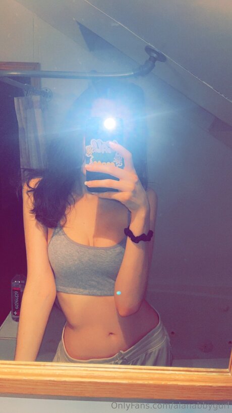 Nacktes geleaktes OnlyFans-Foto von Alanabbygurl