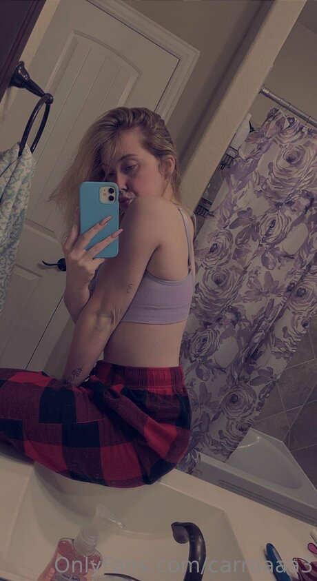Naken lekkede OnlyFans-bilde av Carraaaa3