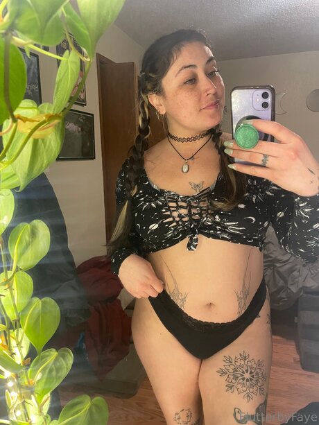 Naken läckt OnlyFans-bild av Fayemistique777