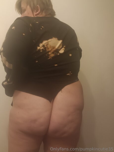 Naken läckt OnlyFans-bild av Pumpkincutie35