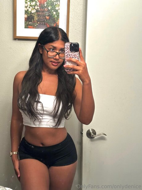 Nahá fotka uniklých OnlyFans od Onlydenice